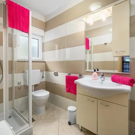 Βίλα Iva By Guide Pulici